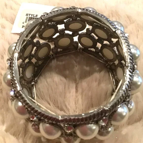 Pearl and Rhinestone Stretch Fashion Bracelet - Picture 4 of 4